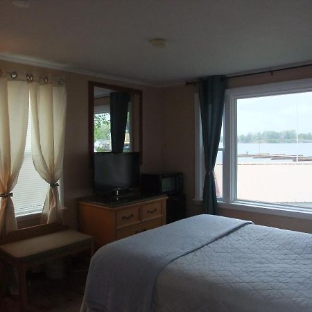 מפרץ אלכסנדריה Hills Motel & Marina מראה חיצוני תמונה